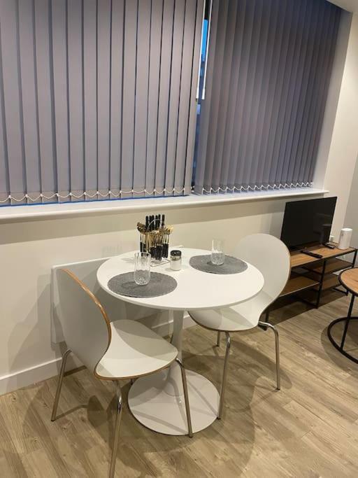 Stylish Flat In Old Trafford Apartment Manchester Bagian luar foto